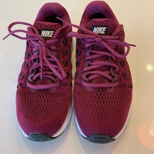 Nike Zoom Vomero 12. Size 8.